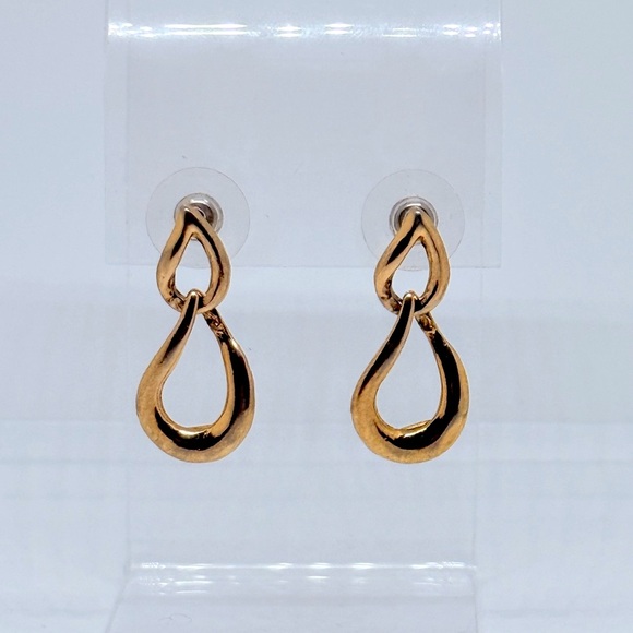 Vintage Jewelry - Elegant Gold-Tone Link Earrings SCO Vintage